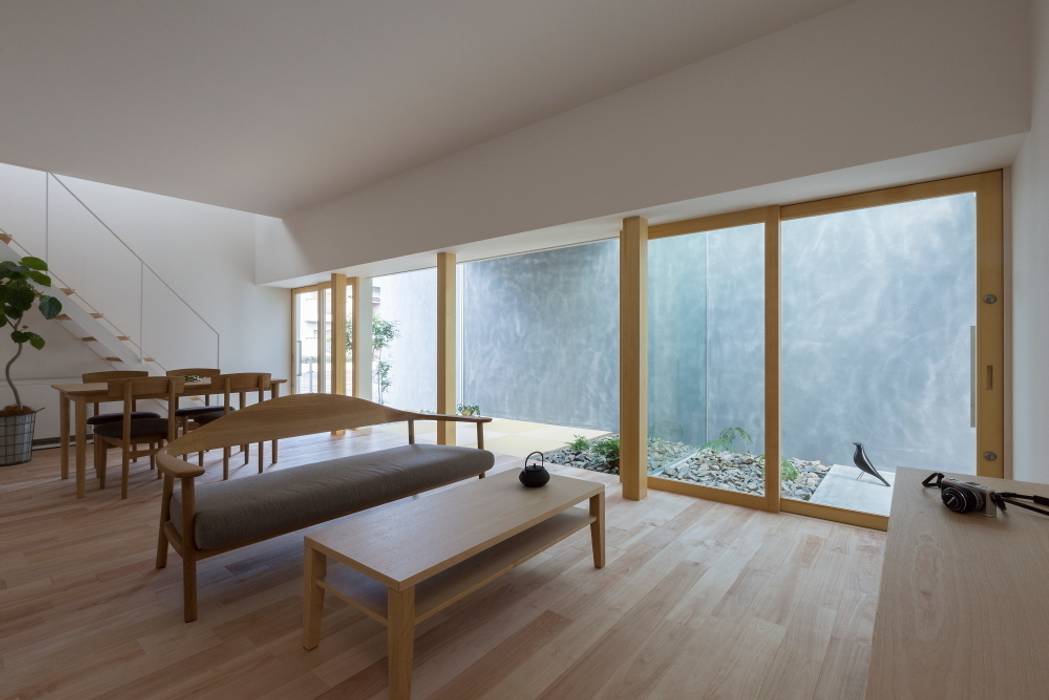 Kusatsu House, ALTS DESIGN OFFICE ALTS DESIGN OFFICE モダンデザインの リビング