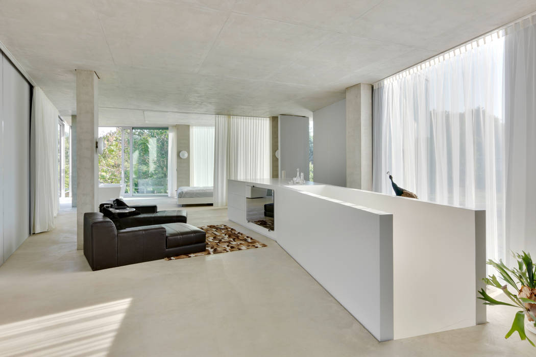 H' House, Wiel Arets Architects Wiel Arets Architects Moderne woonkamers Sofa's & fauteuils