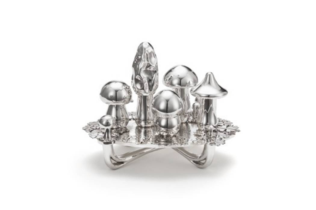 "Magic Mushroom" von Wolfgang Joop, Wiener Silber Manufactur Wiener Silber Manufactur Klassische Esszimmer Accessoires und Dekoration