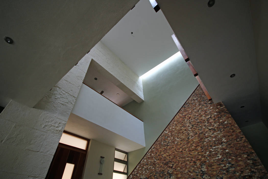 CASA 2 EN PUERTO AVENTURAS, axg arquitectos axg arquitectos Pasillos, vestíbulos y escaleras minimalistas