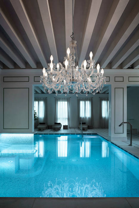 Chandelier for the outdoors and humid indoors - rated IP65 Italian Lights and Furniture Ltd Spa clásicos Accesorios para piscinas y spa