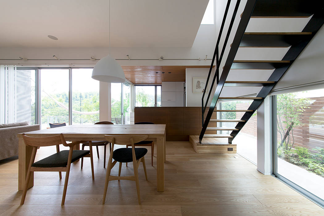 心地良いスキップハウス, ラブデザインホームズ／LOVE DESIGN HOMES ラブデザインホームズ／LOVE DESIGN HOMES Rumah Modern