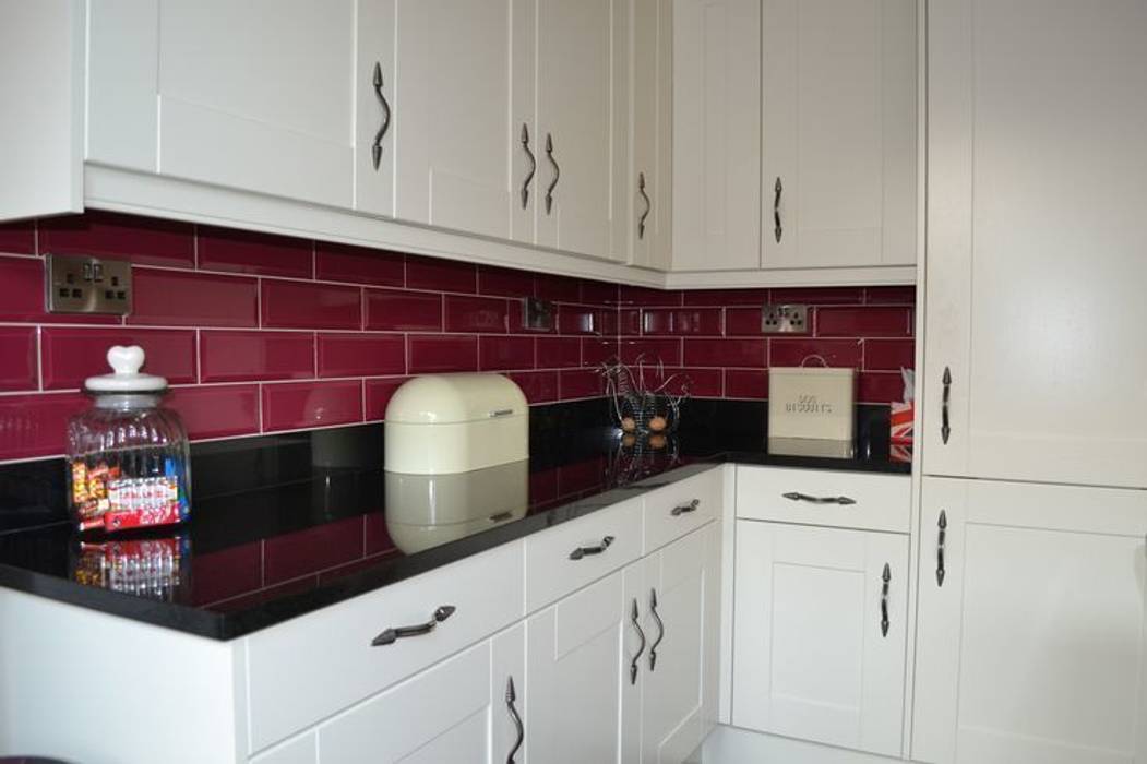cranberry wall in kitchen