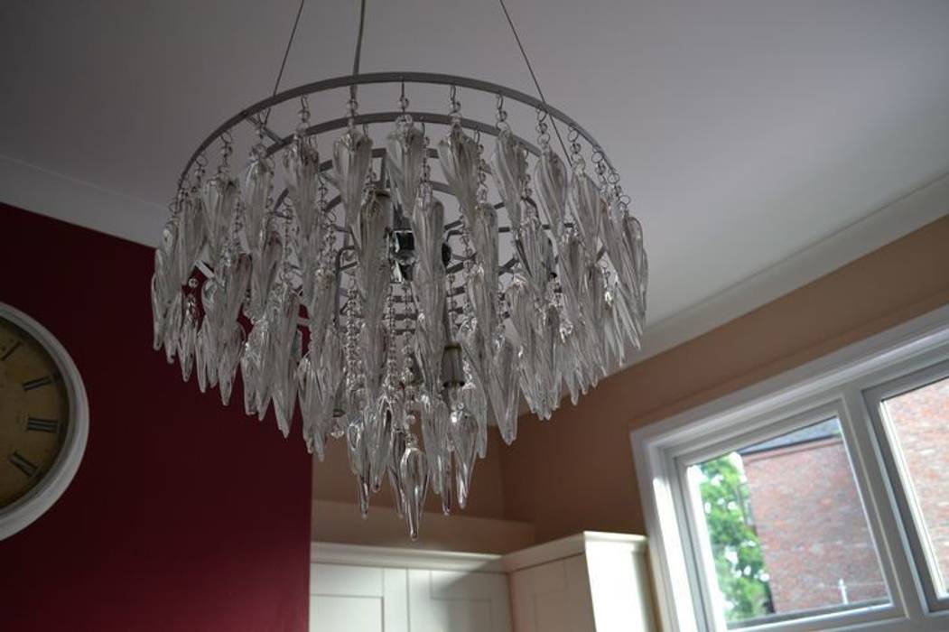 Jewel Chandelier.: modern by Statement Kitchens, Modern