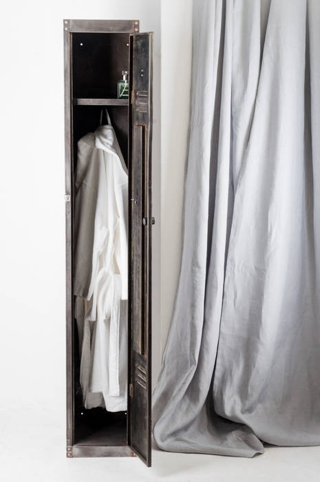 homify Industrial style bedroom Wardrobes & closets