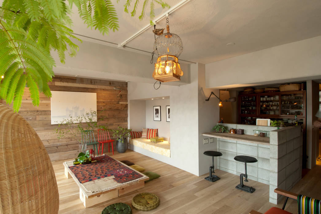 KOTESASHI HOUSE (小手指の家), TATO DESIGN：タトデザイン株式会社 TATO DESIGN：タトデザイン株式会社 Mediterrane woonkamers