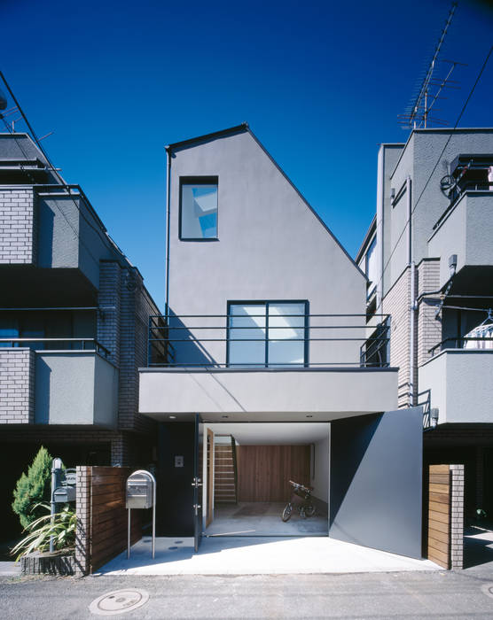 天窓のある家, 高橋直子建築設計事務所 高橋直子建築設計事務所 Minimalist houses