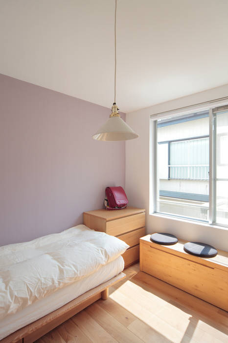 KUGAHARA HOUSE (久が原の家), TATO DESIGN：タトデザイン株式会社 TATO DESIGN：タトデザイン株式会社 Nursery/kid’s room