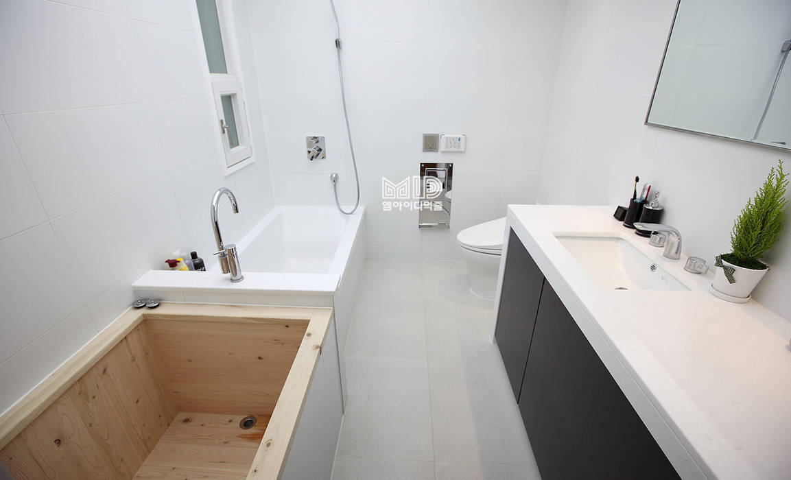 경기도 과천시 원문동 삼성래미안 슈르아파트 50평형, MID 먹줄 MID 먹줄 Bathroom
