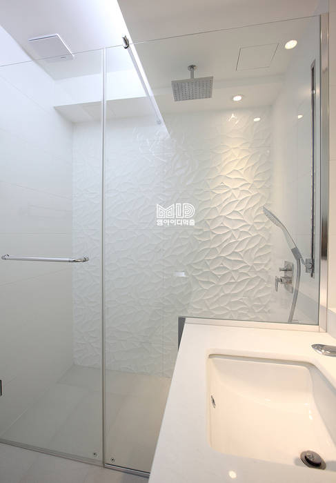 경기도 과천시 원문동 삼성래미안 슈르아파트 50평형, MID 먹줄 MID 먹줄 Modern Bathroom