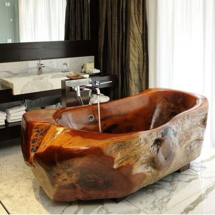 homify Tropical style bathrooms Bathtubs & showers