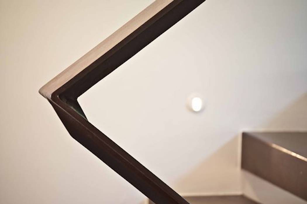 Stairs|wordwide 2004/2014 EMC | Architects Workshop Ingresso, Corridoio & Scale in stile moderno