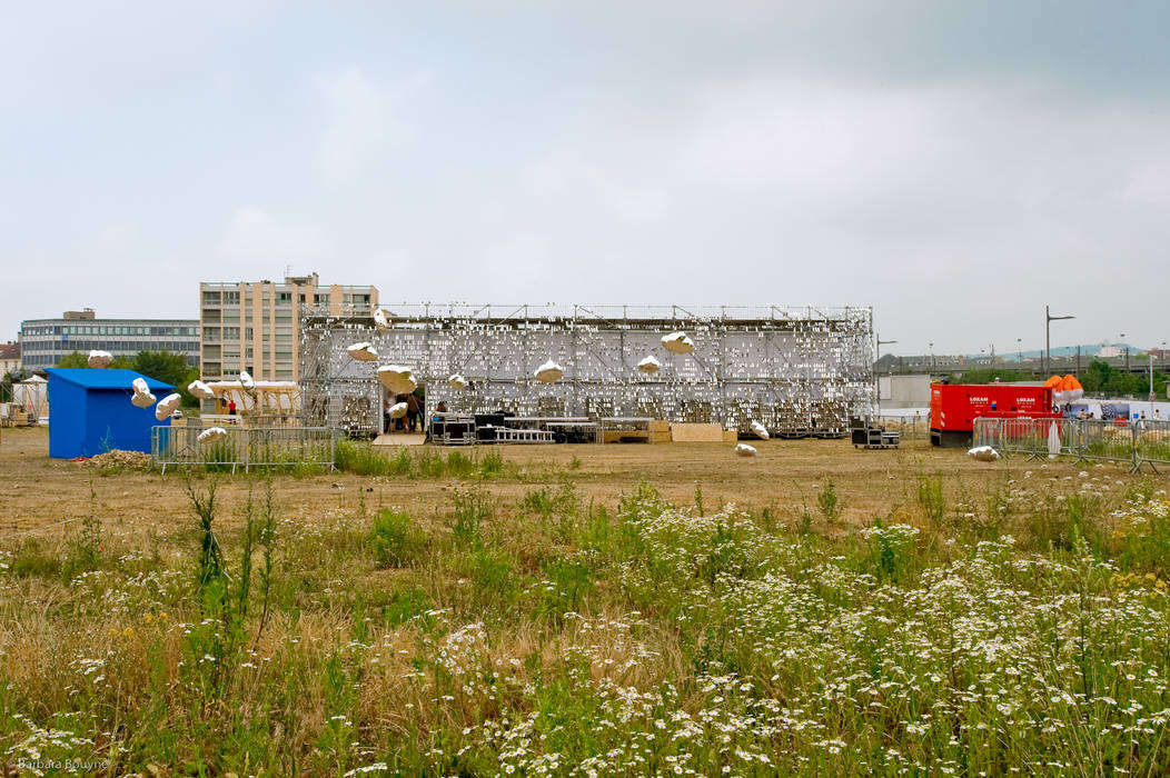 Comme un signal dans le paysage... Emilie Marx Espaces commerciaux Centre d’expositions