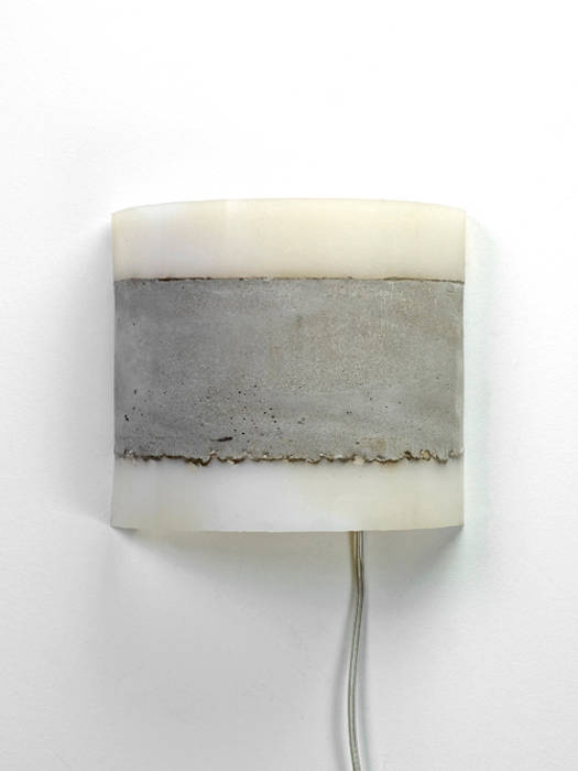 CONCRETE wall lamp, RENATE VOS product & interior design RENATE VOS product & interior design Industriële keukens Rechthoek,Keuken,Mode accessoire,Plafond,Hout,Metaal,Linnengoed,Suiker,gebakken goederen,Verlichting