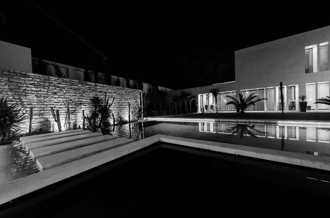 View from the pool Ilaria Di Carlo Architect - IDC_studio Giardino in stile mediterraneo