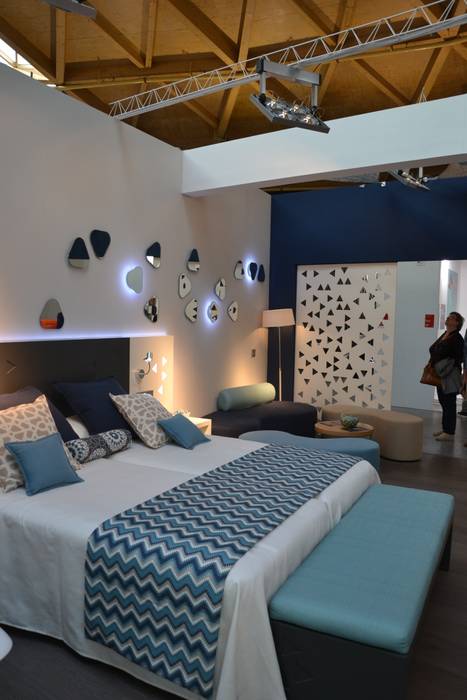 Diseño del stand, los muebles y el interiorismo para mobenia y comersan