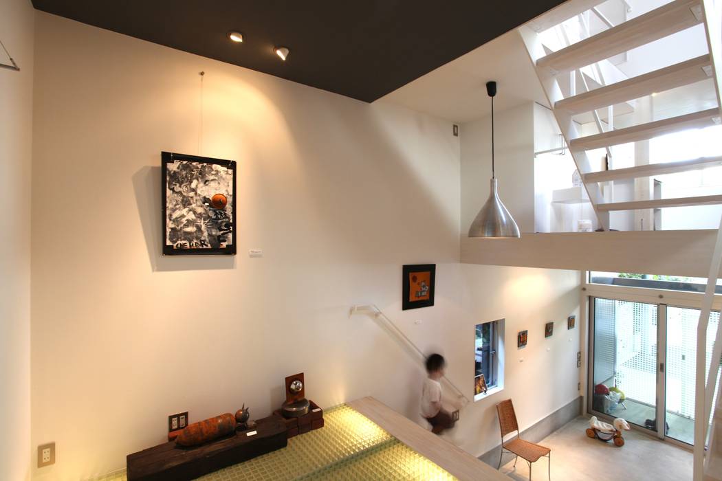 マルコビッチな家, SASAKI YOSHIKI ARCHITECTS STUDIO SASAKI YOSHIKI ARCHITECTS STUDIO オリジナルスタイルの 玄関&廊下&階段