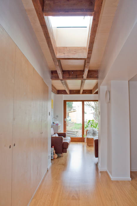 Architect's House in Bristol by DHV Architects Dittrich Hudson Vasetti Architects Modern corridor, hallway & stairs