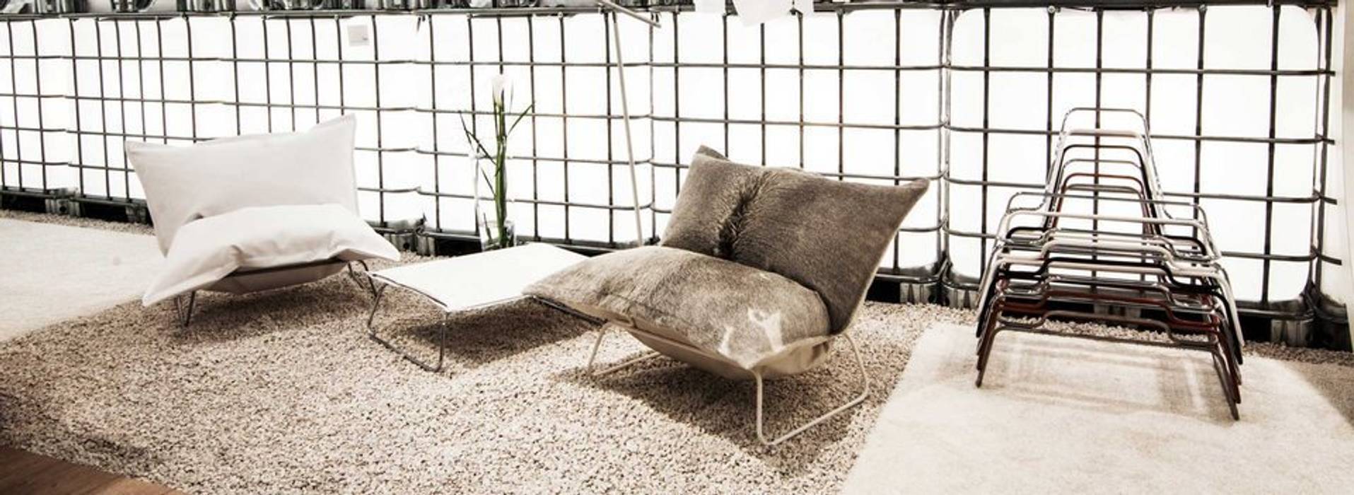 Baron im Kuhfell Christian Ohlendorf Designstudio Minimalistische Wohnzimmer Sofas und Sessel