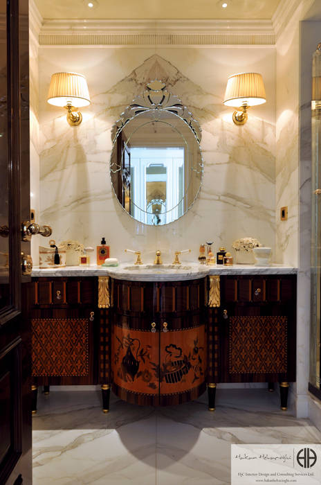 homify Classic style bathroom