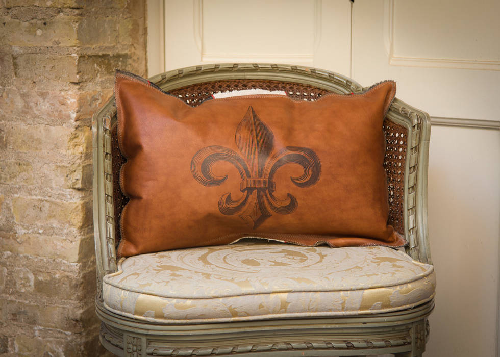 Handmade Leather Cushions, Lu Ink Lu Ink Habitaciones de estilo ecléctico Textiles