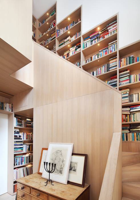 Book Tower House, Platform 5 Architects Platform 5 Architects Modern corridor, hallway & stairs