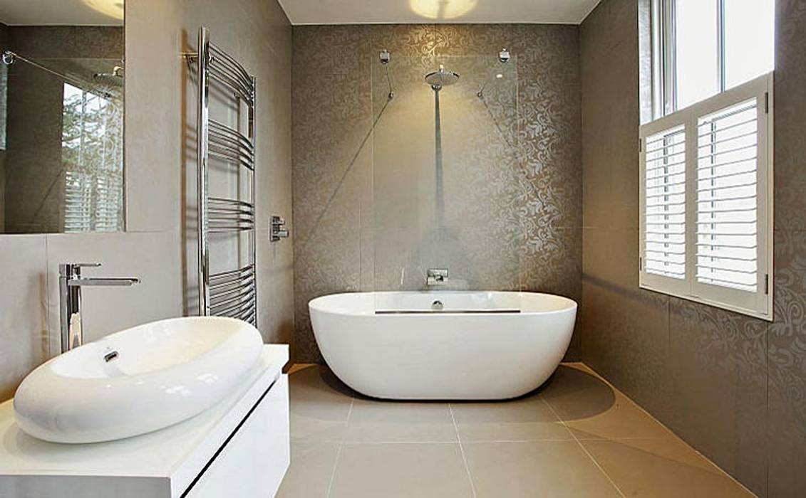 Family bathroom shower feature wall homify Moderne Badezimmer Dekoration