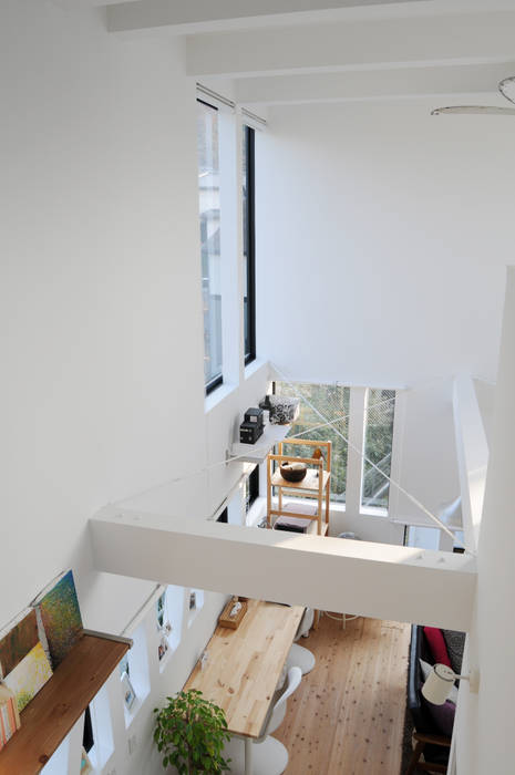 Living room 株式会社小島真知建築設計事務所 / Masatomo Kojima Architects Moderne Ankleidezimmer