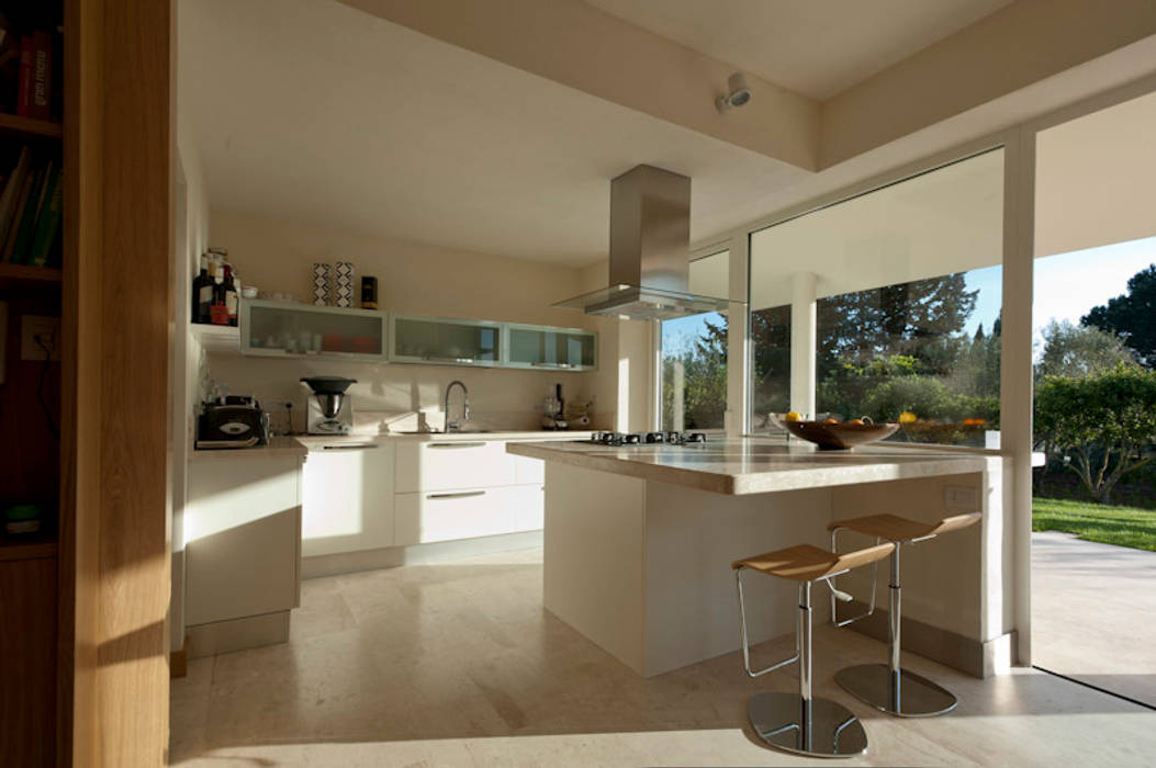 homify Modern kitchen