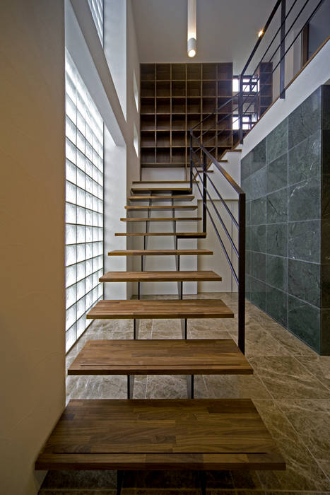 K`s Camp（住宅）, 株式会社 入船設計 株式会社 入船設計 Eclectic style corridor, hallway & stairs