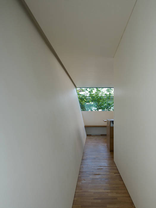 梅ヶ丘の家 栗原隆建築設計事務所 モダンスタイルの 玄関&廊下&階段 廊下