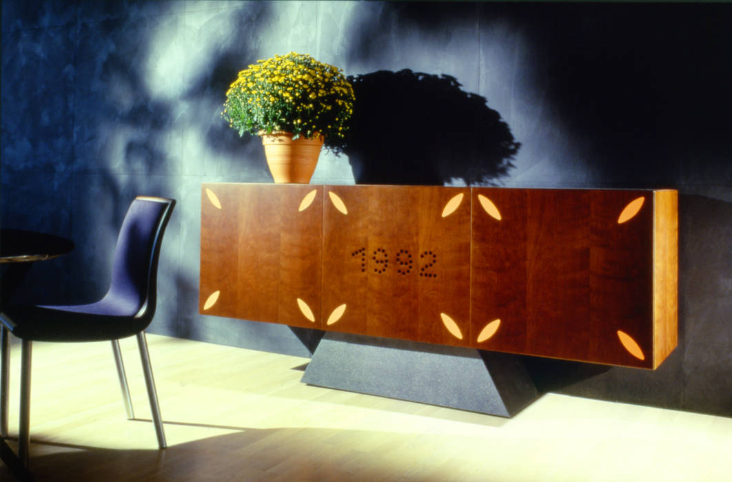 "1992" , "Flowers" e "Grapes", Massimo Mariani Architetto Massimo Mariani Architetto Modern dining room Dressers & sideboards