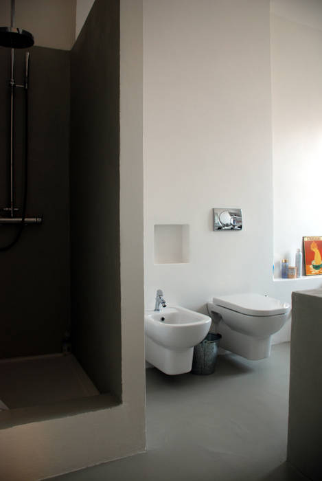 attico Cesena, andrea nicolini architetto andrea nicolini architetto Minimalist style bathrooms