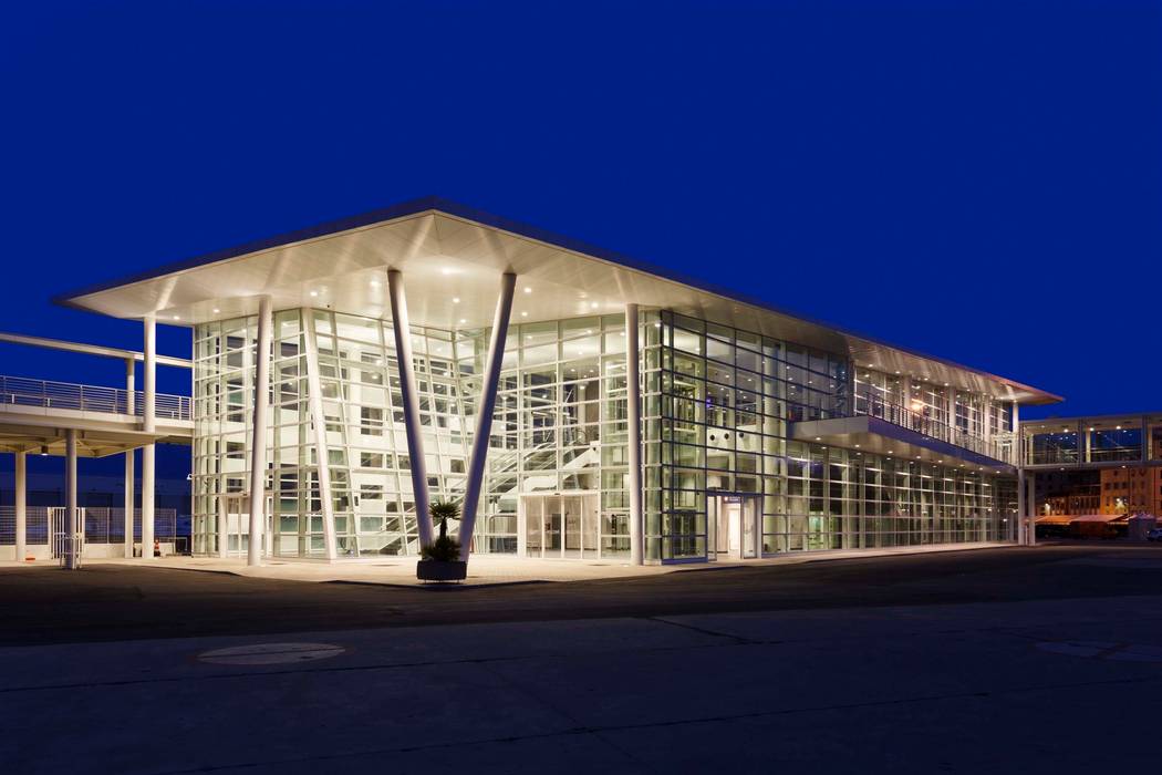 Secondo Terminal Crociere - Palacrociere | Savona, Studio Vicini Architetti Studio Vicini Architetti Spazi commerciali Aeroporti