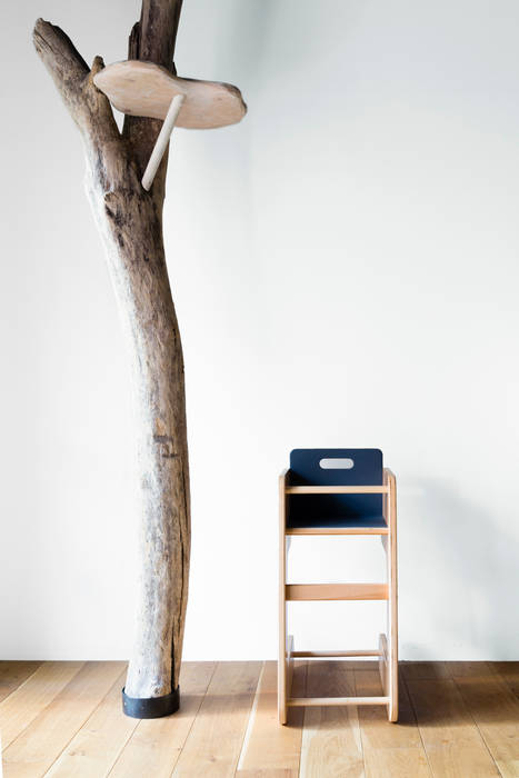 Highchair for Kids , Nojima Design Office Nojima Design Office モダンデザインの 子供部屋 机＆椅子