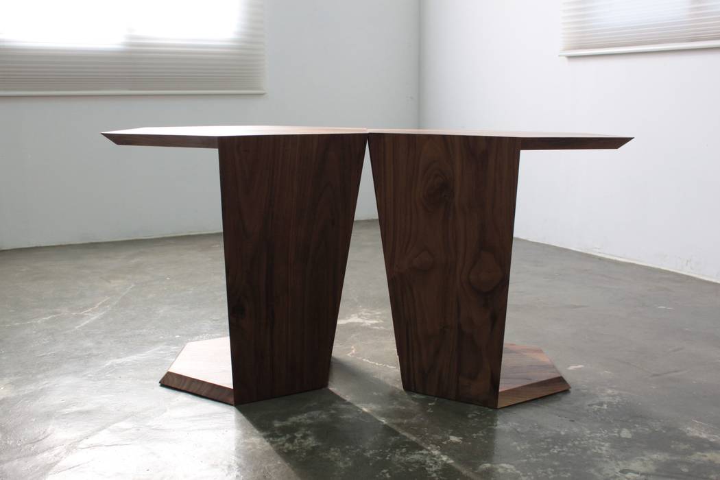 Hexa Table, The QUAD woodworks The QUAD woodworks ห้องนอน โต๊ะหัวเตียง