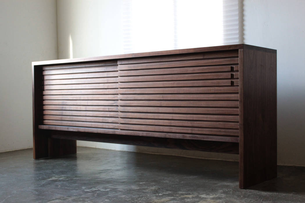 Stripe chest, The QUAD woodworks The QUAD woodworks Modern living room TV stands & cabinets