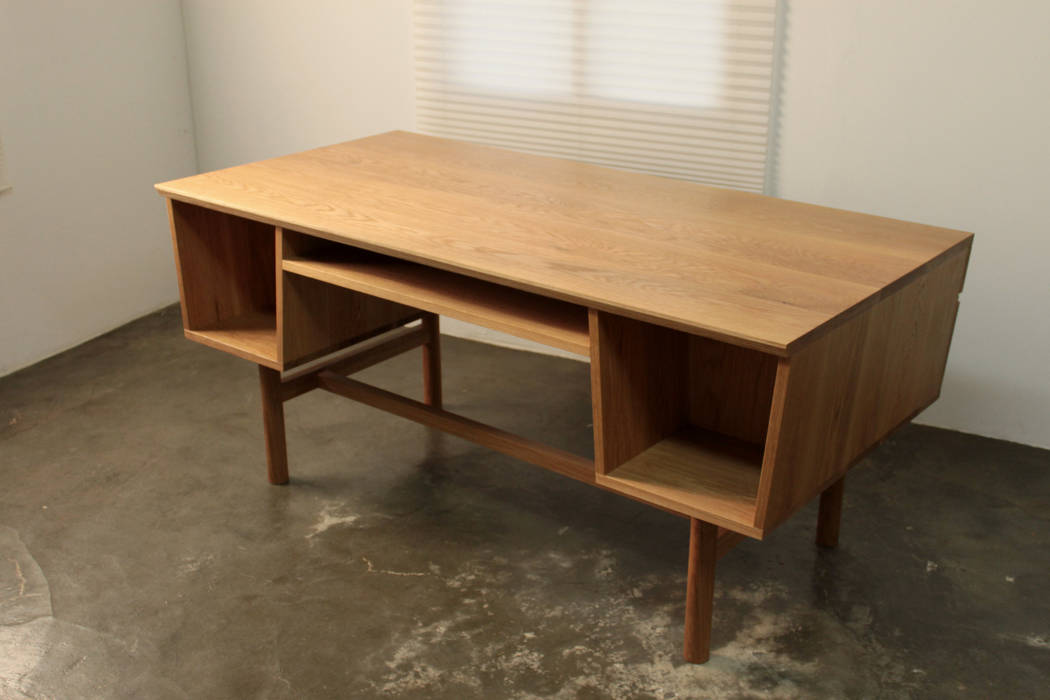 Quad desk, The QUAD woodworks The QUAD woodworks 모던스타일 서재 / 사무실 책상