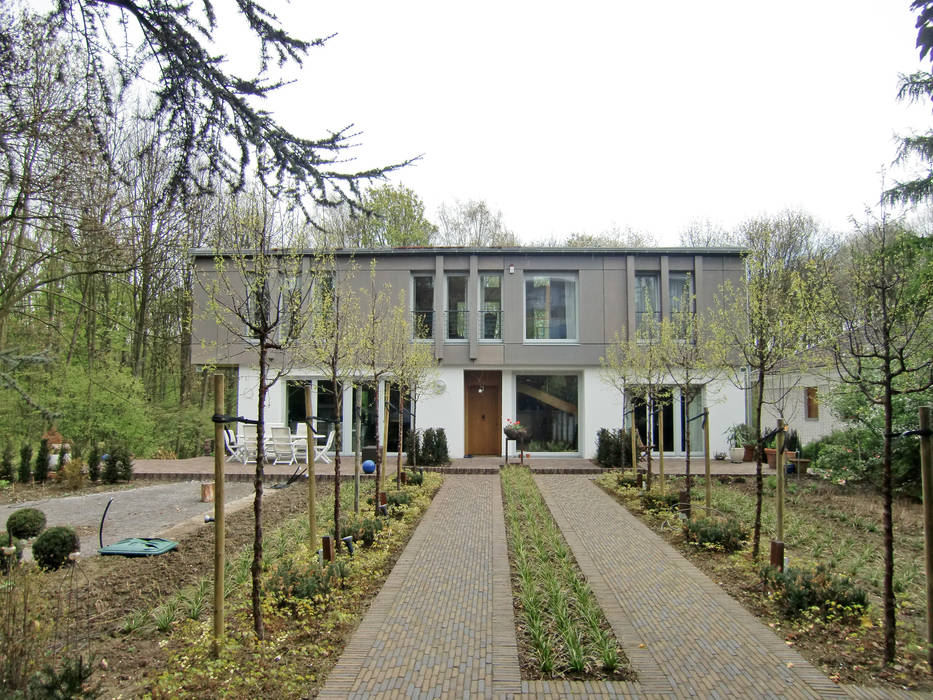 Haus Grabowski in Duisburg, skt umbaukultur Architekten BDA skt umbaukultur Architekten BDA บ้านและที่อยู่อาศัย