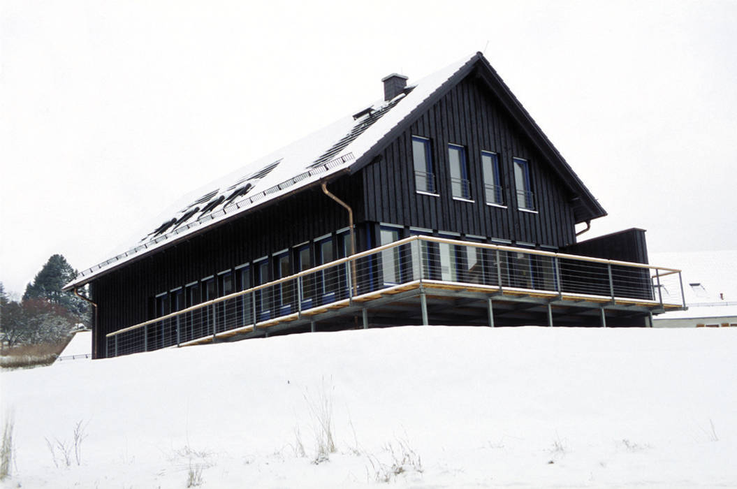 Haus Krauße in Finsterbergen/Thüringen, skt umbaukultur Architekten BDA skt umbaukultur Architekten BDA Casas de estilo moderno