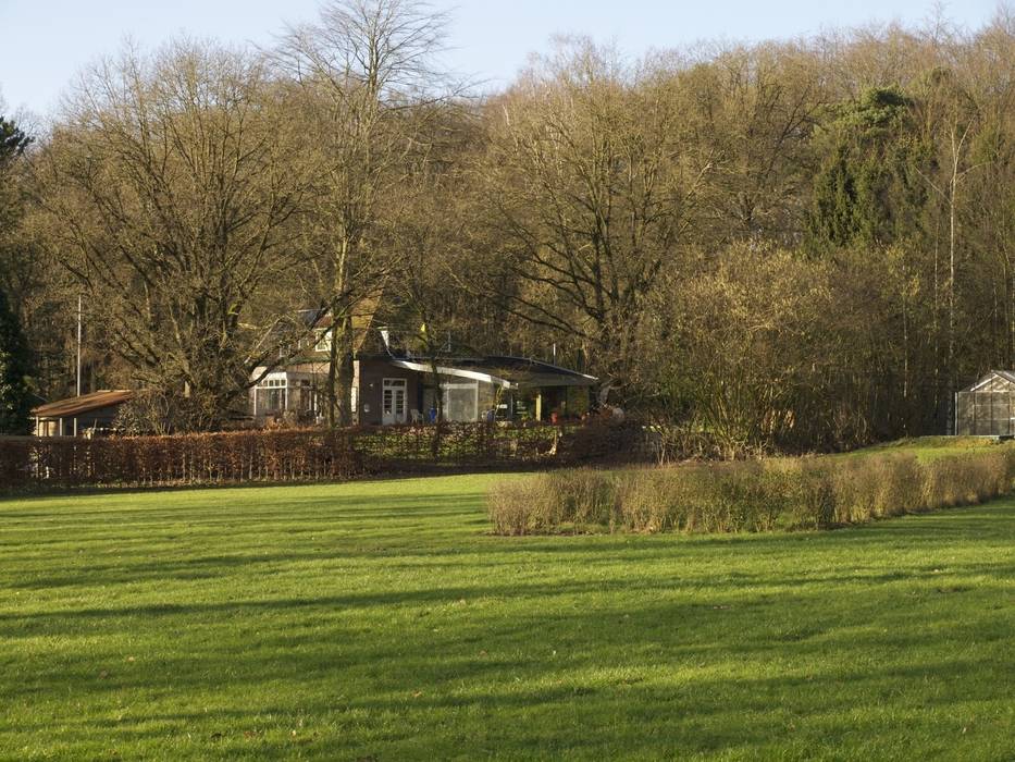 homify Moderne tuinen Plant,Natuurlijk landschap,Tak,Lucht,Boom,land veel,Gras,huis,Landschap,Vlak