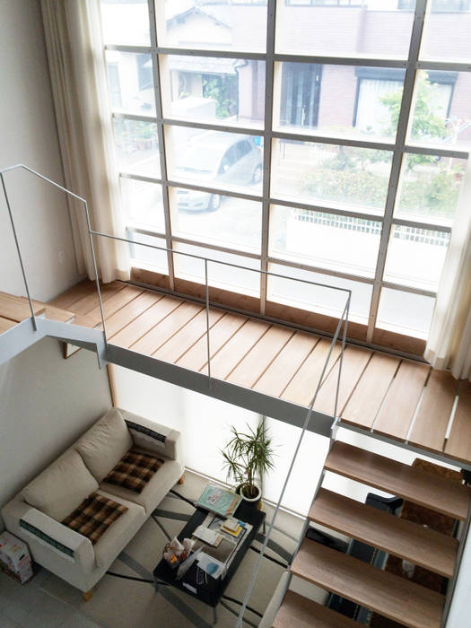 羽鳥の家 House in Hatori , 本間義章建築設計事務所 本間義章建築設計事務所 Modern corridor, hallway & stairs
