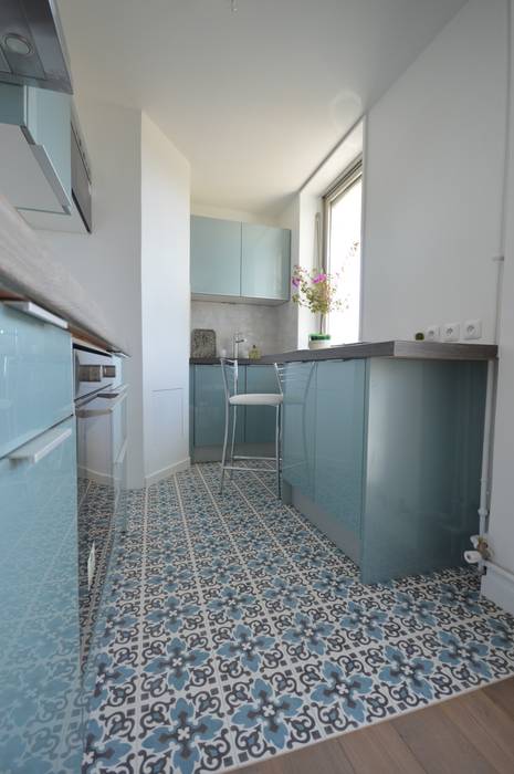 Cuisine bleu acier vintage carreaux de ciment, Parisdinterieur Parisdinterieur ห้องครัว