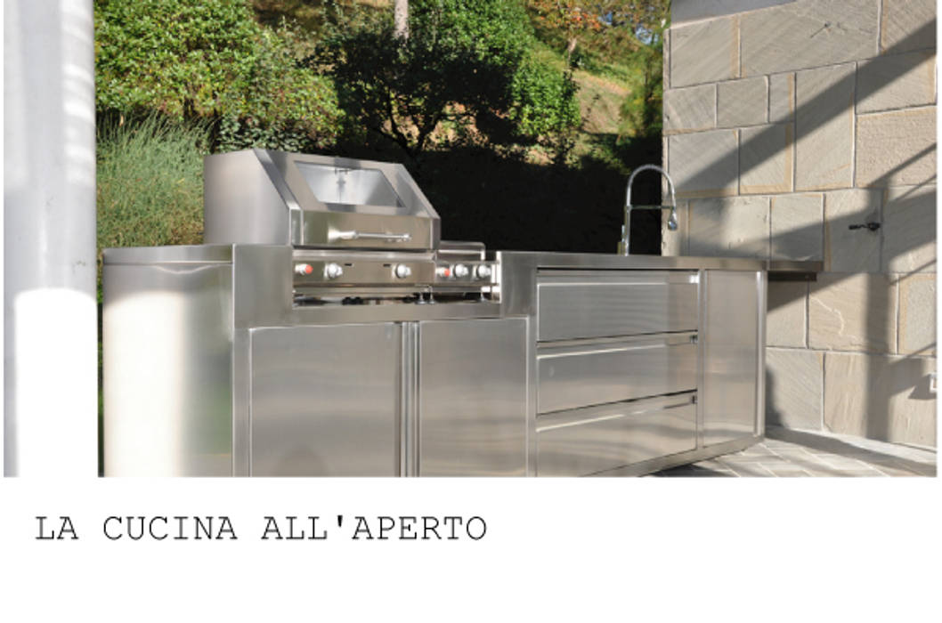 Un giardino vista lago homify Giardino moderno Bracieri & Barbecue