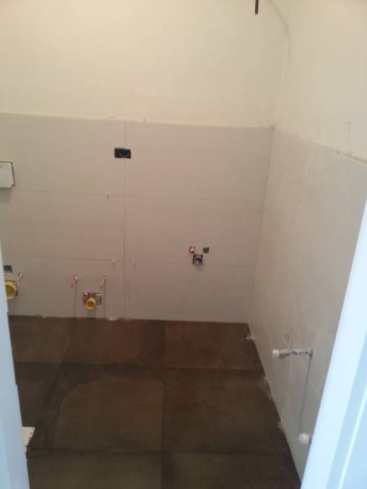 Ristrutturazione bagni a Casamassima, Ristruttura Felice Ristruttura Felice Bagno minimalista Apparecchio,Colore,Legna,Pavimentazione,Pavimento,Materiale composito,Gas,Materiale da costruzione,Casa,Legno duro