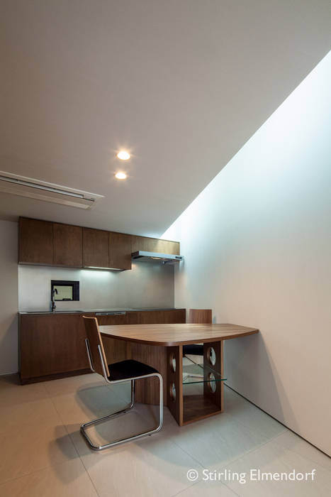 nakayamate street House / 中山手通の家, fujihara architects fujihara architects 미니멀리스트 다이닝 룸