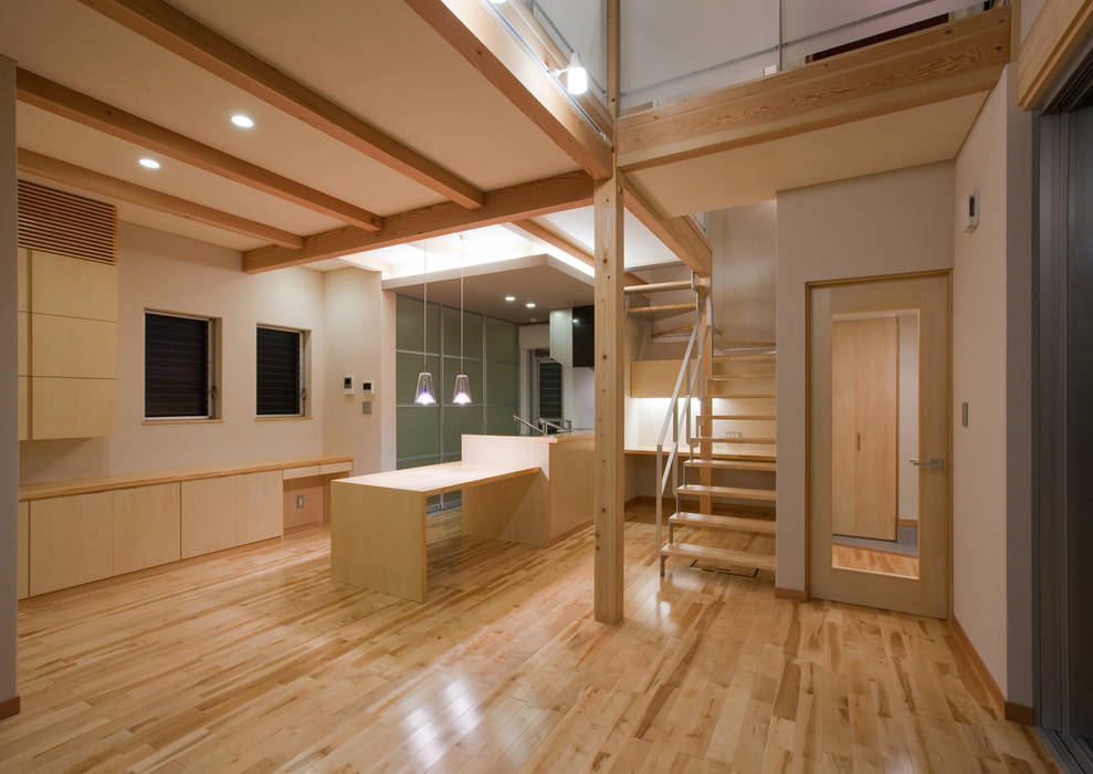 つながった空間に暮らす家, エヌスペースデザイン室 エヌスペースデザイン室 オリジナルデザインの ダイニング
