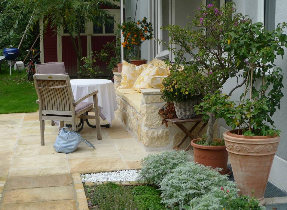 Mediterraner Garten, Claudia Wolf GARTENDESIGN Claudia Wolf GARTENDESIGN Giardino in stile mediterraneo Mobili