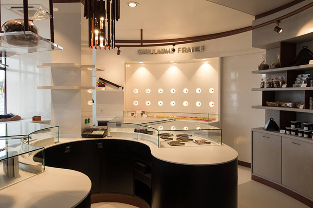 L'espace macaron et les vitrines chocolat foreverdesigner Espaces commerciaux Locaux commerciaux & Magasins