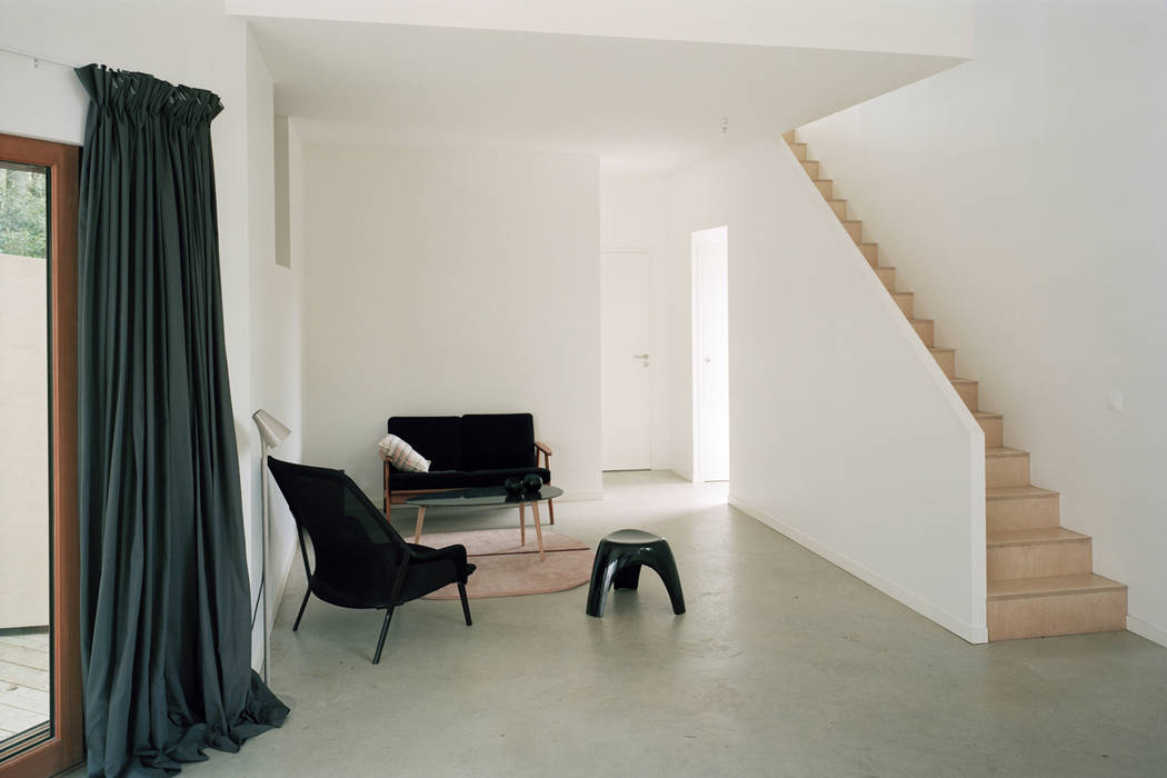Maison de vacances, RAUM RAUM Salas de estilo minimalista